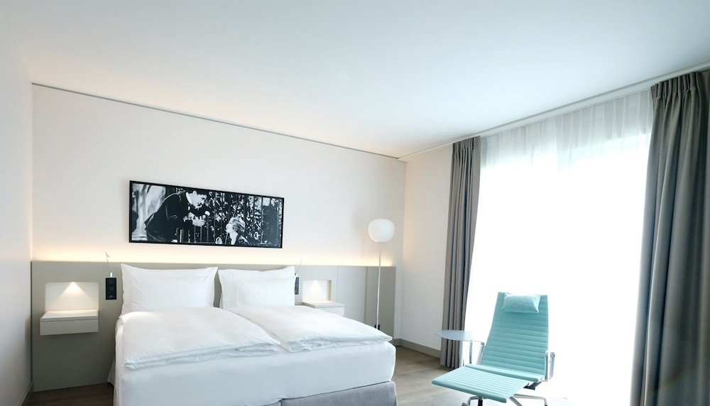 Habitación Deluxe, 1 cama de matrimonio grande, vistas al jardín del hotel Modern Times. Foto 2