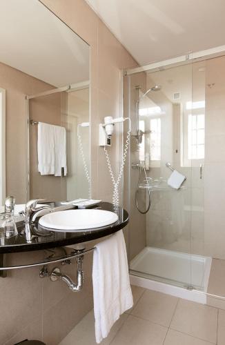 Suite con vistas a la ciudad del hotel TURIM Aveiro Palace. Foto 3