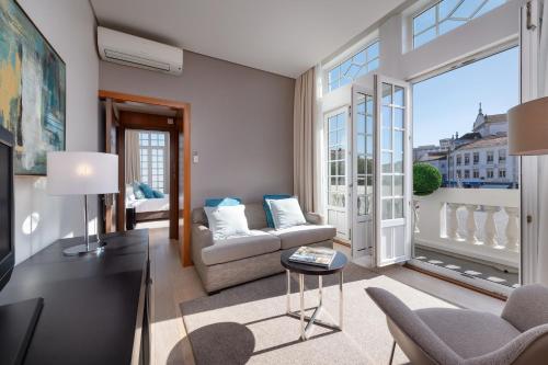 Suite Junior con balcón del hotel TURIM Aveiro Palace. Foto 1