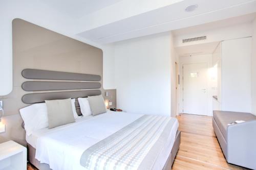 Habitación Doble adaptada para personas con movilidad reducida del hotel MH Florence & Spa”. Foto 2