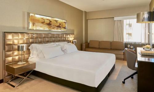 Habitación Doble Estándar con vistas al río - 1 o 2 camas del hotel NH Coimbra Dona Inês