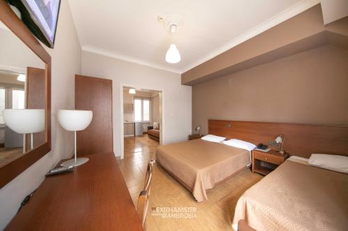 Suite con Balcón del hotel Ambrosia Suites and Aparts. Foto 13