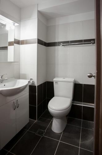 Suite con Balcón del hotel Ambrosia Suites and Aparts. Foto 16