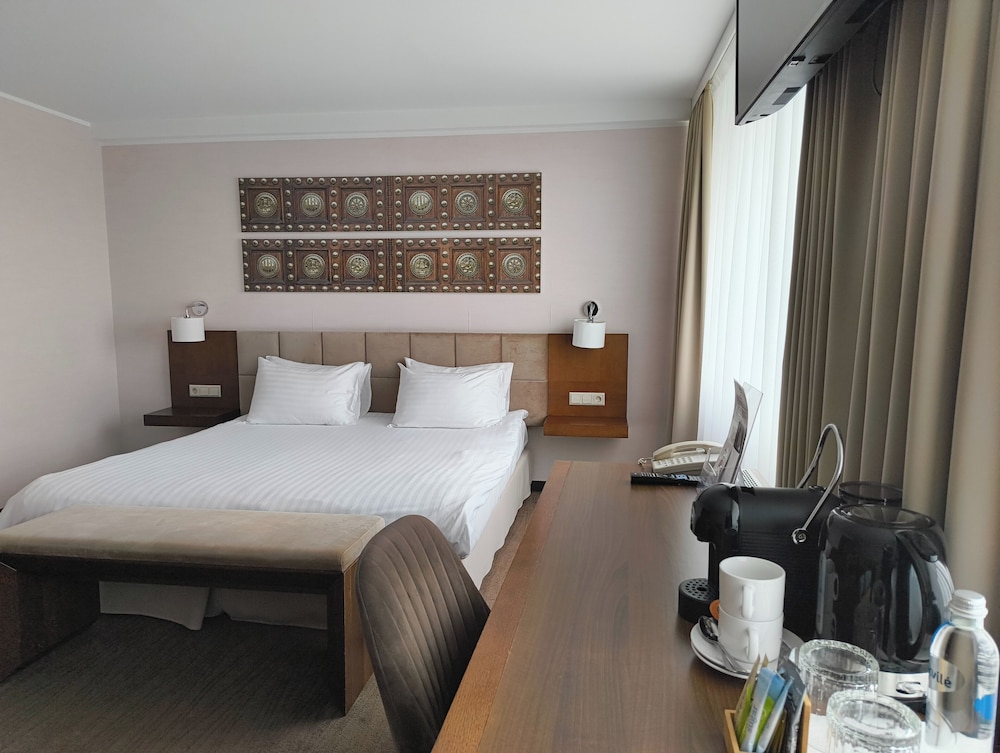 Habitación Doble o Gemela Deluxe del hotel Mercure Marijampole. Foto 2