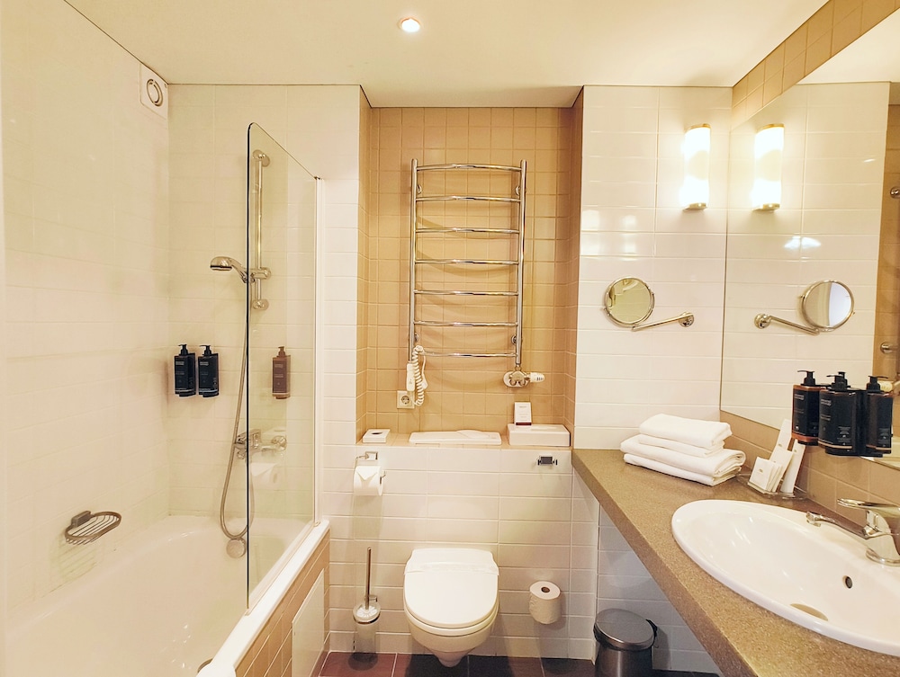 Habitación Doble o Gemela Deluxe del hotel Mercure Marijampole. Foto 6
