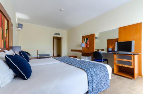 Habitación Triple Estándar del hotel Alvorada. Foto 4