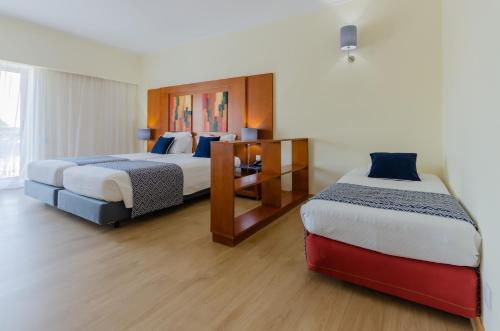 Habitación Triple Estándar del hotel Alvorada. Foto 5