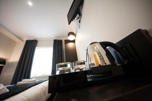 Habitación Doble con baño privado del hotel St George's Inn Victoria. Foto 3