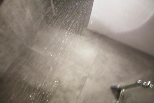 Habitación Cuádruple con baño privado del hotel St George's Inn Victoria. Foto 5