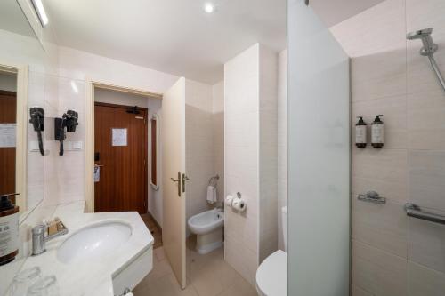 Habitación Doble Superior con balcón - 2 camas individuales del hotel Madeira. Foto 5
