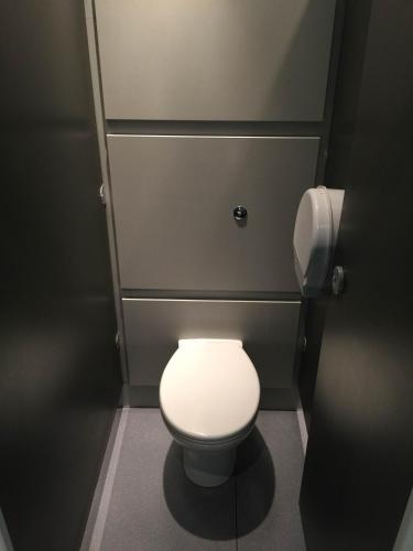 Cama en habitación compartida mixta de 6 camas del hotel Book A Bed. Foto 7