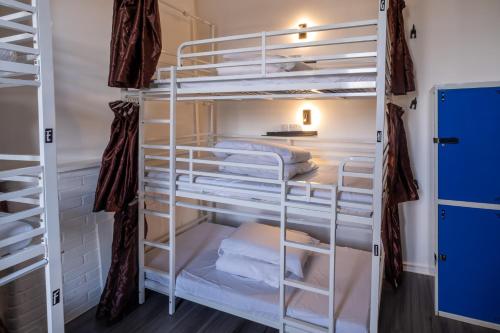 Habitación compartida Cama Litera Baño compartido Económica Normal del hotel Book A Bed. Foto 1