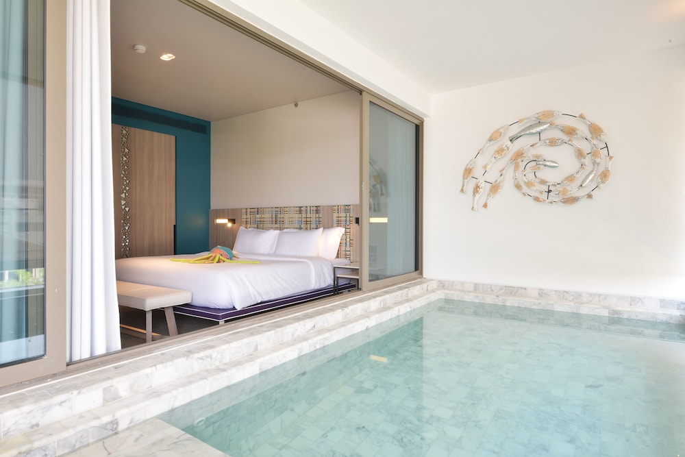 Suite Lujo Balcón o Terraza 2 literas Sofá Cama incluido piscina del hotel Veranda Resort Pattaya Mgallery - Sha Extra Plus. Foto 8