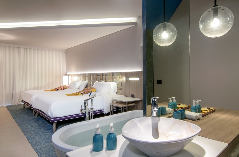 Sea Breeze (King), 1 King Bed, Garden View del hotel Veranda Resort Pattaya Mgallery - Sha Extra Plus. Foto 2