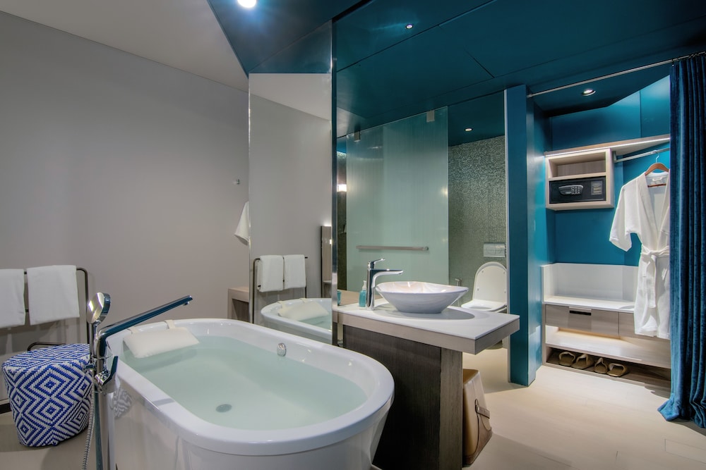 Sea Breeze (King), 1 King Bed, Garden View del hotel Veranda Resort Pattaya Mgallery - Sha Extra Plus. Foto 7