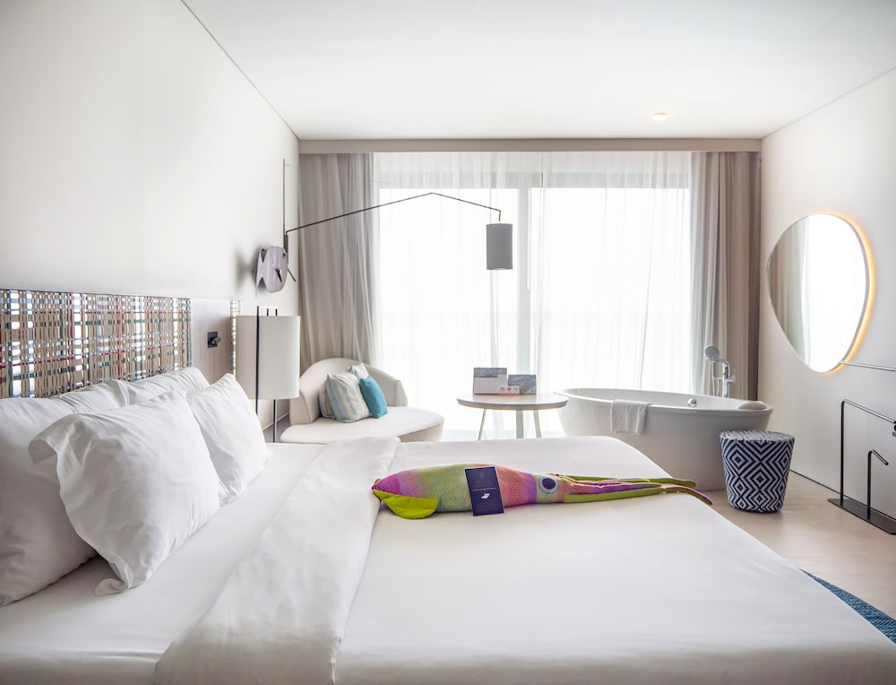 OCEAN FRONT ROOM, 1 King Bed del hotel Veranda Resort Pattaya Mgallery - Sha Extra Plus. Foto 2