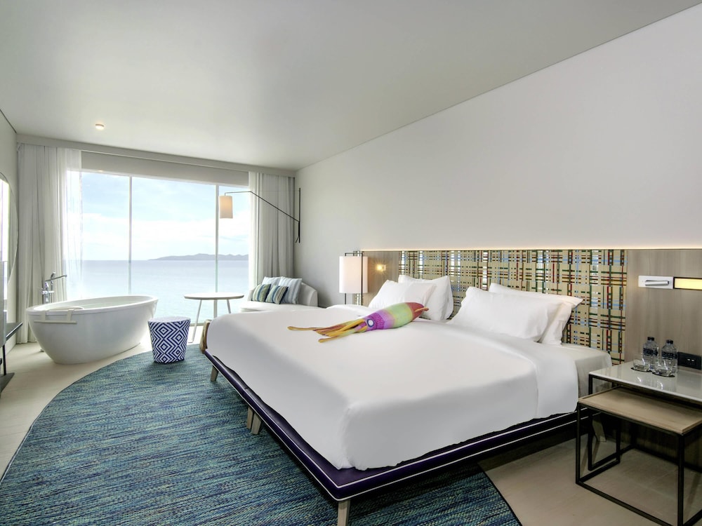 OCEAN FRONT ROOM, 1 King Bed del hotel Veranda Resort Pattaya Mgallery - Sha Extra Plus. Foto 3