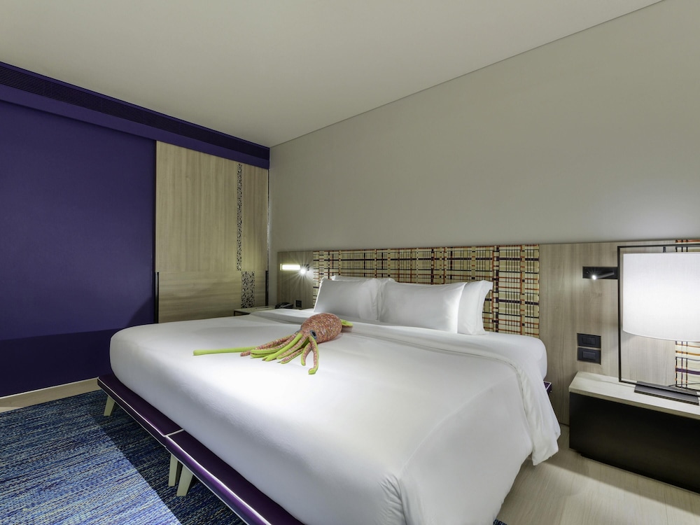 OCEAN FRONT ROOM, 1 King Bed del hotel Veranda Resort Pattaya Mgallery - Sha Extra Plus. Foto 5