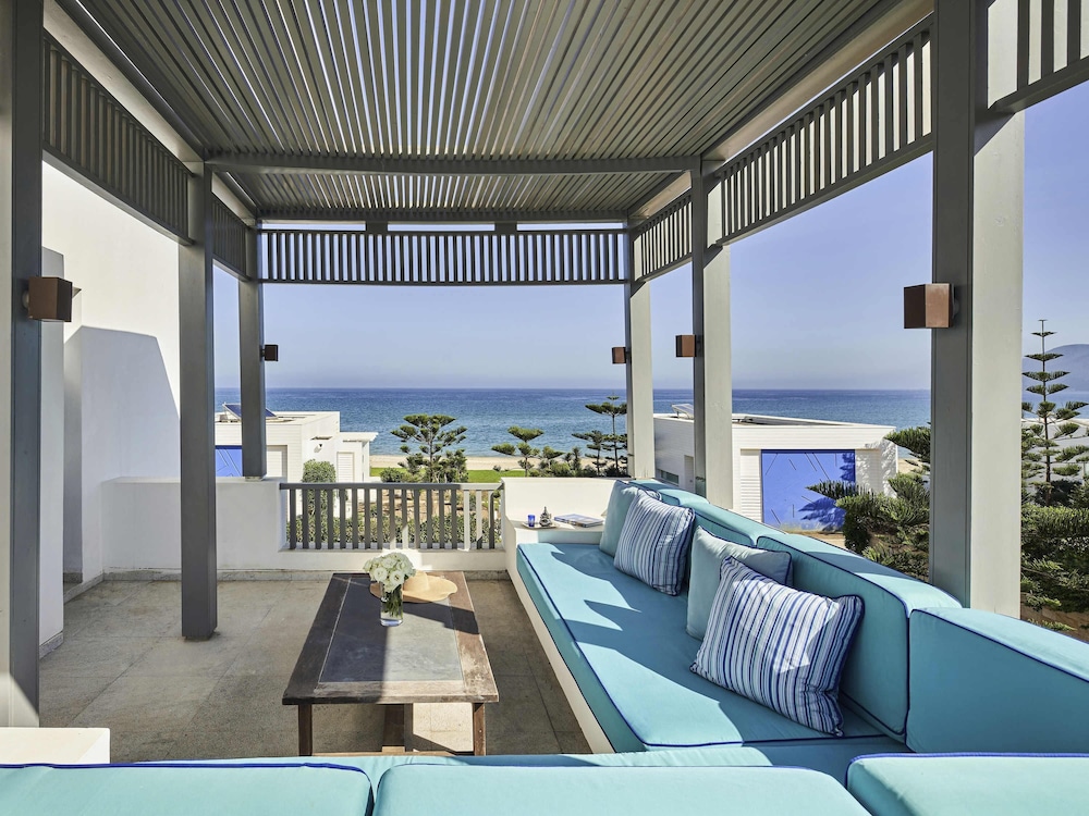 Villa Signature, 1 cama king size y 2 camas individuales, vistas al mar, piscina privada del hotel Sofitel Tamuda Bay Beach and Spa. Foto 4