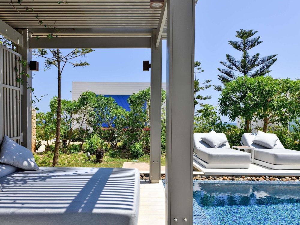 Villa Signature, 1 cama king size y 2 camas individuales, vistas al mar, piscina privada del hotel Sofitel Tamuda Bay Beach and Spa. Foto 7