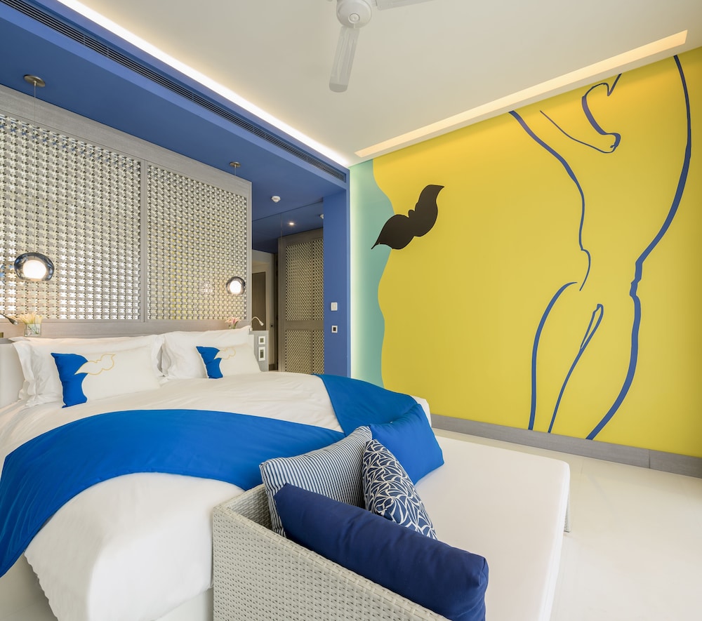 Habitación de lujo, 1 cama king size, vistas a la piscina, terraza privada del hotel Sofitel Tamuda Bay Beach and Spa. Foto 1