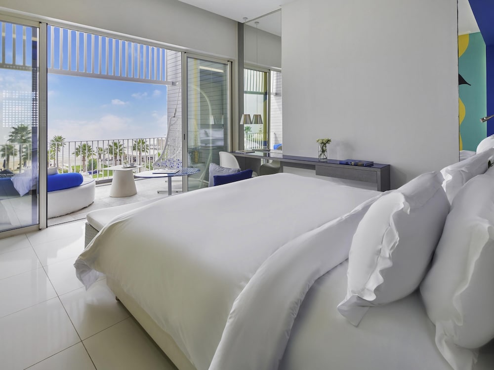 Habitación de lujo, 1 cama king size, vistas a la piscina, terraza privada del hotel Sofitel Tamuda Bay Beach and Spa. Foto 4