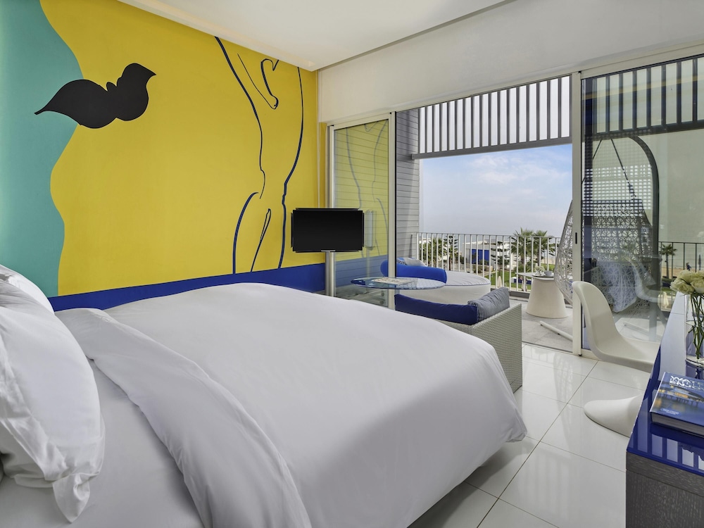 Habitación de lujo, 1 cama king size, vistas al mar, terraza privada del hotel Sofitel Tamuda Bay Beach and Spa