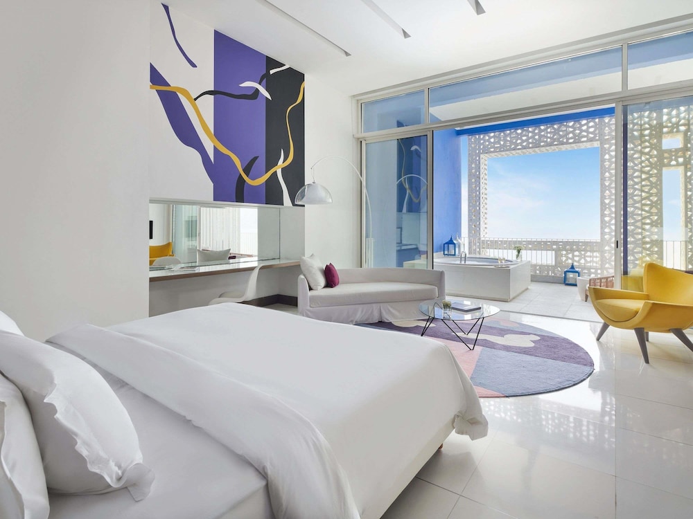 Suite Opera, 1 cama king size, vistas panorámicas al mar, terraza privada con bañera de hidromasaje del hotel Sofitel Tamuda Bay Beach and Spa. Foto 6