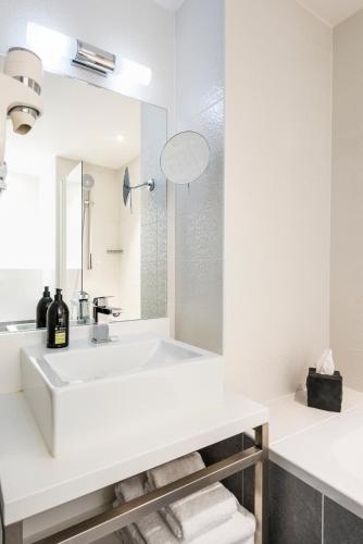 Apartamento Con Cocina 1 habitación 1 Cama doble del hotel Adagio Paris 19 eme Cité de la Musique. Foto 6