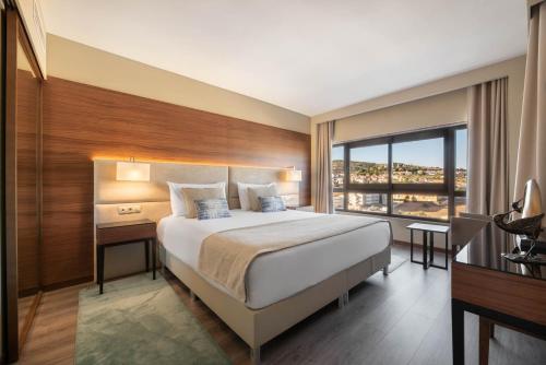 Suite con aparcamiento gratuito del hotel Exe São Lázaro. Foto 3