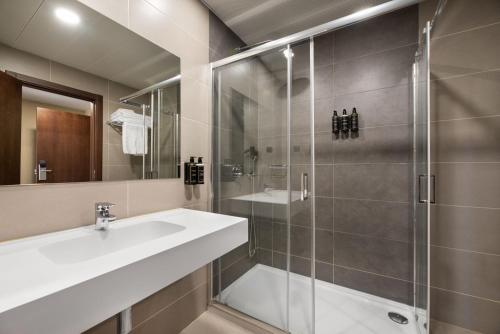 Suite con aparcamiento gratuito del hotel Exe São Lázaro. Foto 5