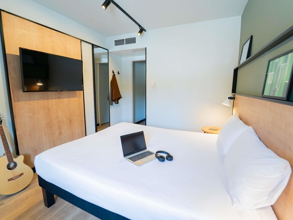 Habitación superior, 1 cama doble del hotel Ibis Guimaraes. Foto 7