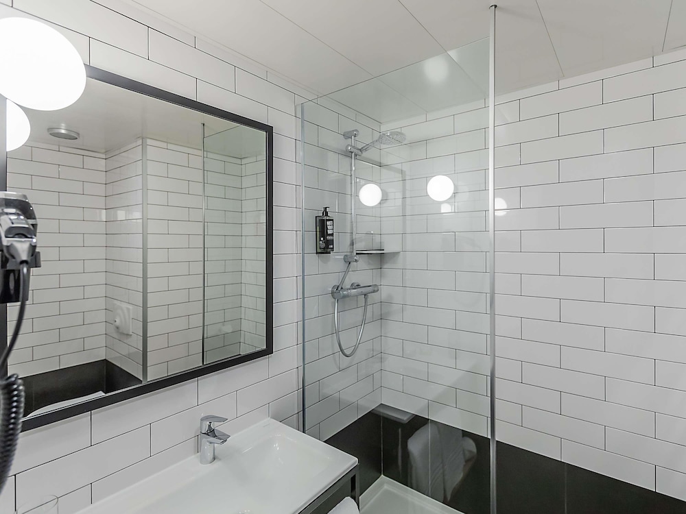 Habitación superior, 2 camas individuales del hotel Ibis Guimaraes. Foto 8