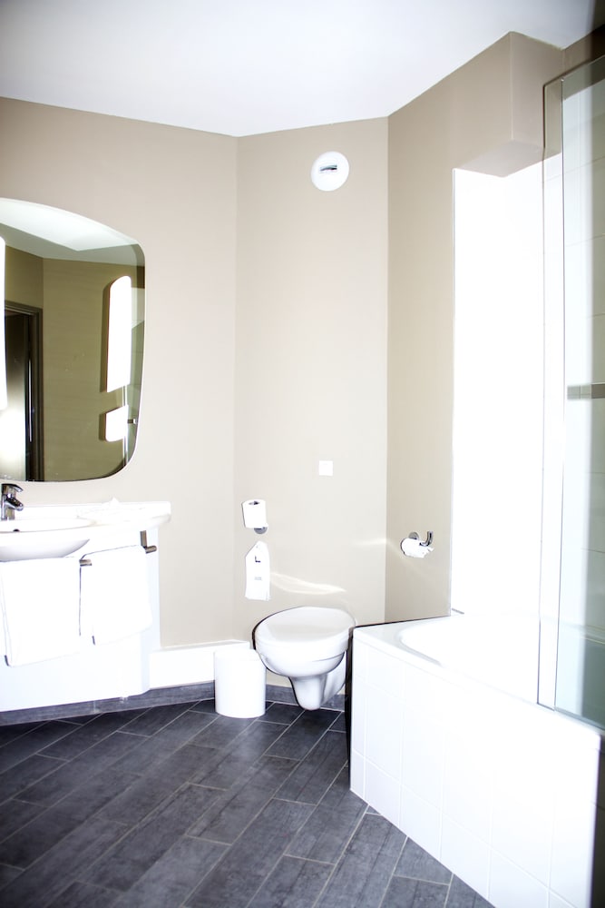 Habitación estándar, 1 cama doble del hotel Ibis Lille Centre Grand Palais. Foto 9