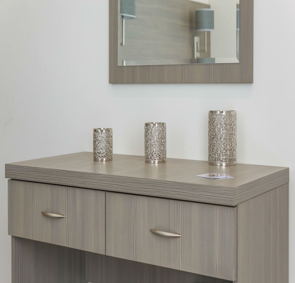 Habitación triple clásica, 3 camas individuales, baño privado del hotel The Lion and Key. Foto 13