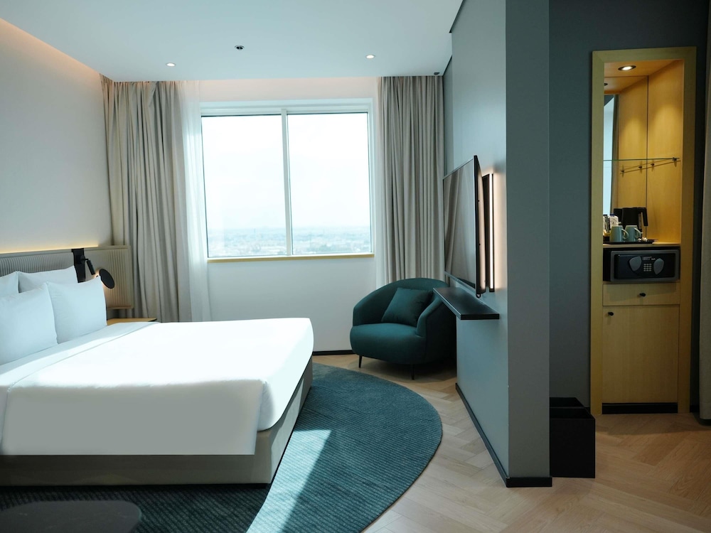 Suite superior, 1 cama doble del hotel Novotel Riyadh Al Anoud. Foto 1