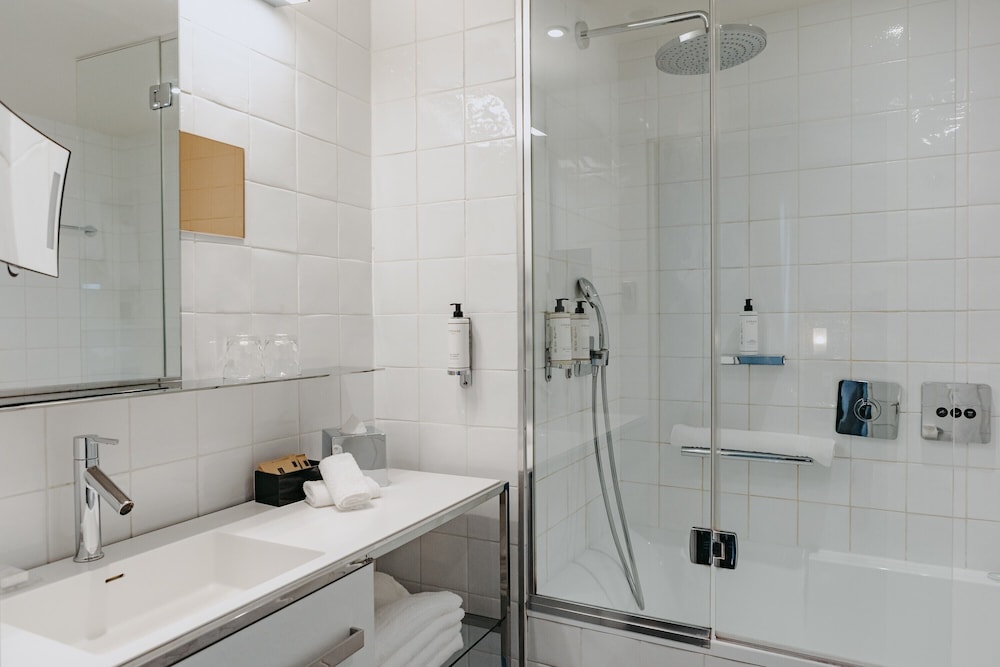 Suite junior, 1 cama de matrimonio, terraza del hotel Boutet Bastille Hotel Paris - MGallery Collection. Foto 6