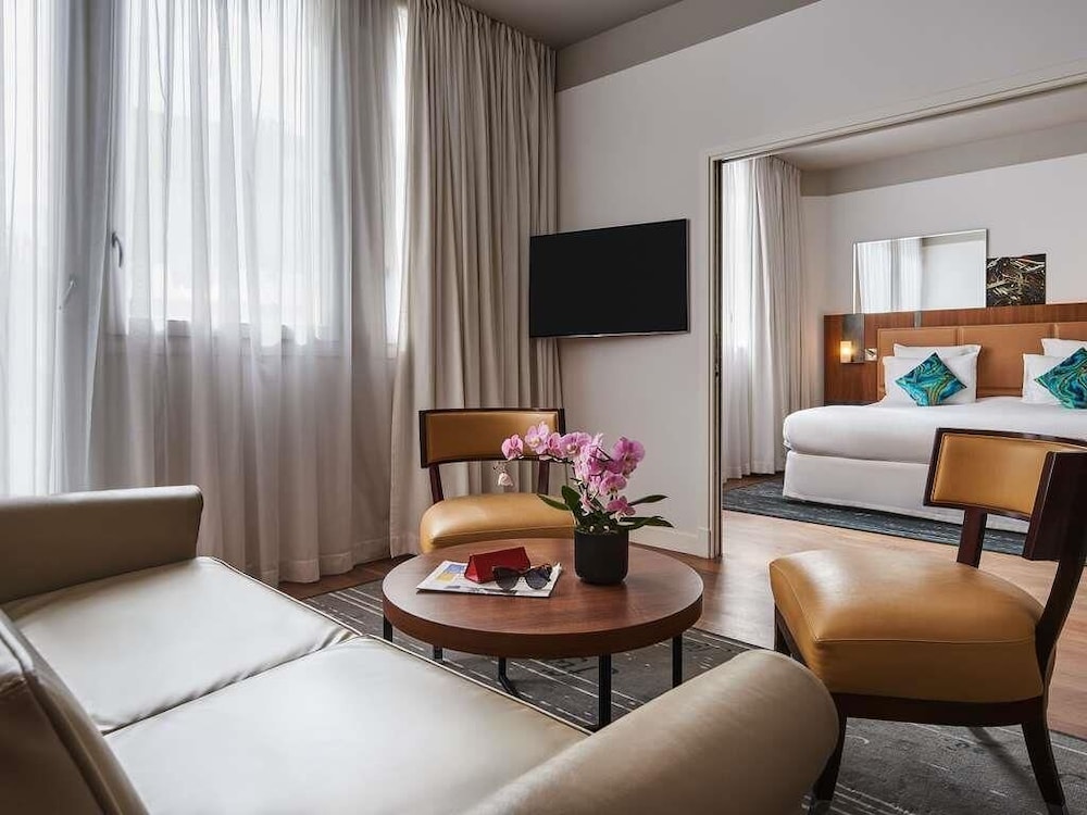 Suite Deluxe, 1 cama de matrimonio grande, terraza del hotel Boutet Bastille Hotel Paris - MGallery Collection. Foto 5