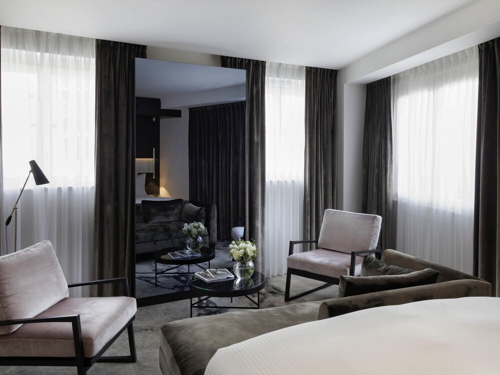 Suite Signature, 1 cama de matrimonio grande (Ebene Executive) del hotel Boutet Bastille Hotel Paris - MGallery Collection. Foto 2