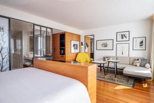 Suite Junior Artist Studio del hotel Renaissance Paris Republique