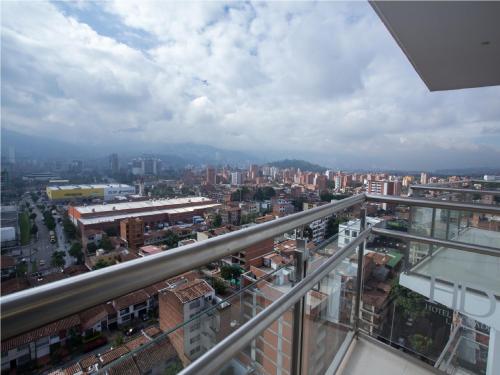 Habitación Familiar con balcón del hotel Dorado La 70. Foto 1