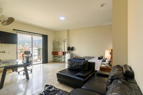 Habitación Doble Deluxe con balcón del hotel Dorado La 70. Foto 7