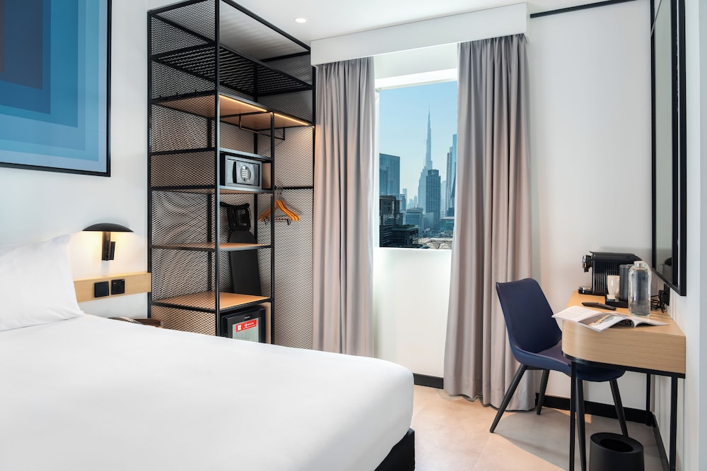 Habitación Premium, Cama Queen Size, Con Beneficios Adicionales del hotel Ibis One Central. Foto 5