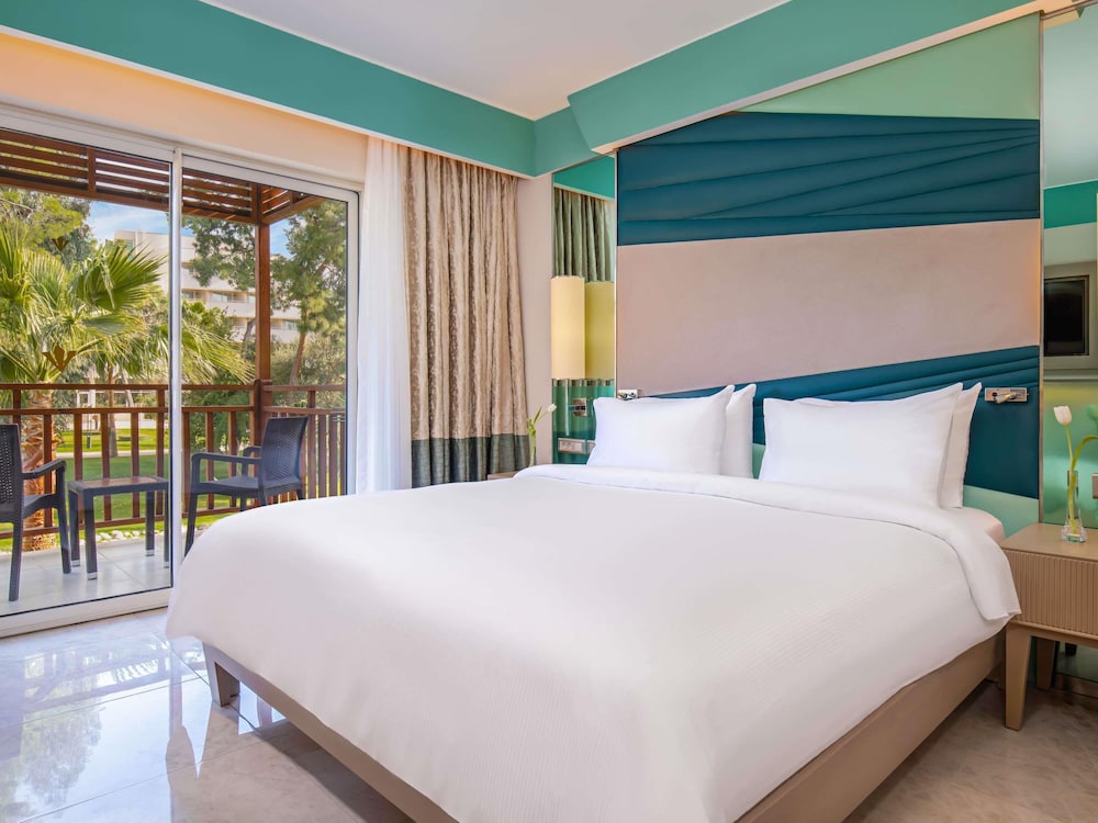 Suite Familiar con Jardín del hotel Rixos Premium Tekirova - The Land Of Legends