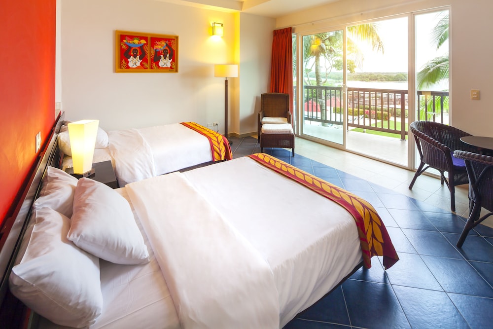 Habitación Deluxe (Ocean Front Plus Room) del hotel Decameron Baru - All Inclusive. Foto 2