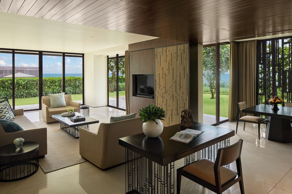 Suite (Beach) del hotel Alila Seminyak, Bali. Foto 10