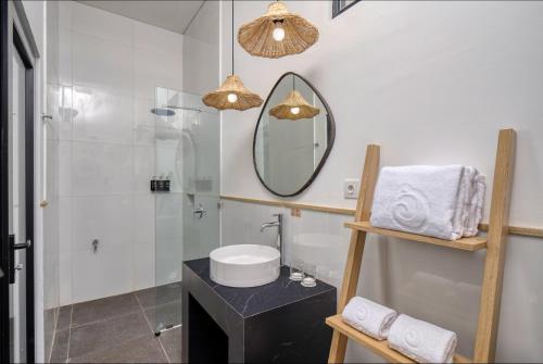 Habitación Cuádruple Deluxe del hotel Jambuluwuk Oceano Resort Gili Trawangan. Foto 2