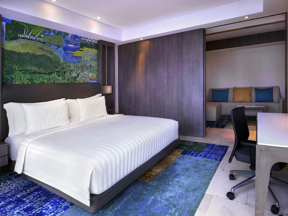 Suite de Negocios con 1 Cama King del hotel Grand Mercure Jakarta Kemayoran. Foto 3