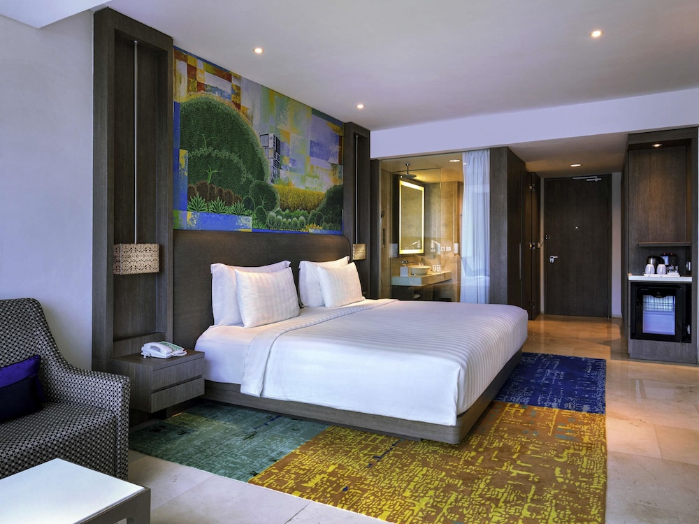Habitación doble Lujo Vista Piscina 1 Cama king Con Vistas Accesible (discapacidad auditiva) del hotel Grand Mercure Jakarta Kemayoran