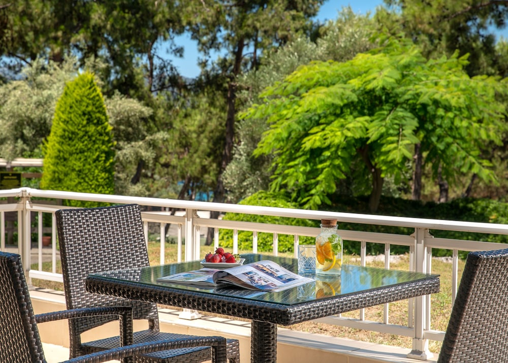 Suite Deluxe, Vistas al Jardín del hotel Rixos Premium Bodrum. Foto 3